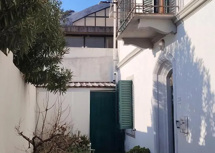 Helena Duomo Πανσιόν